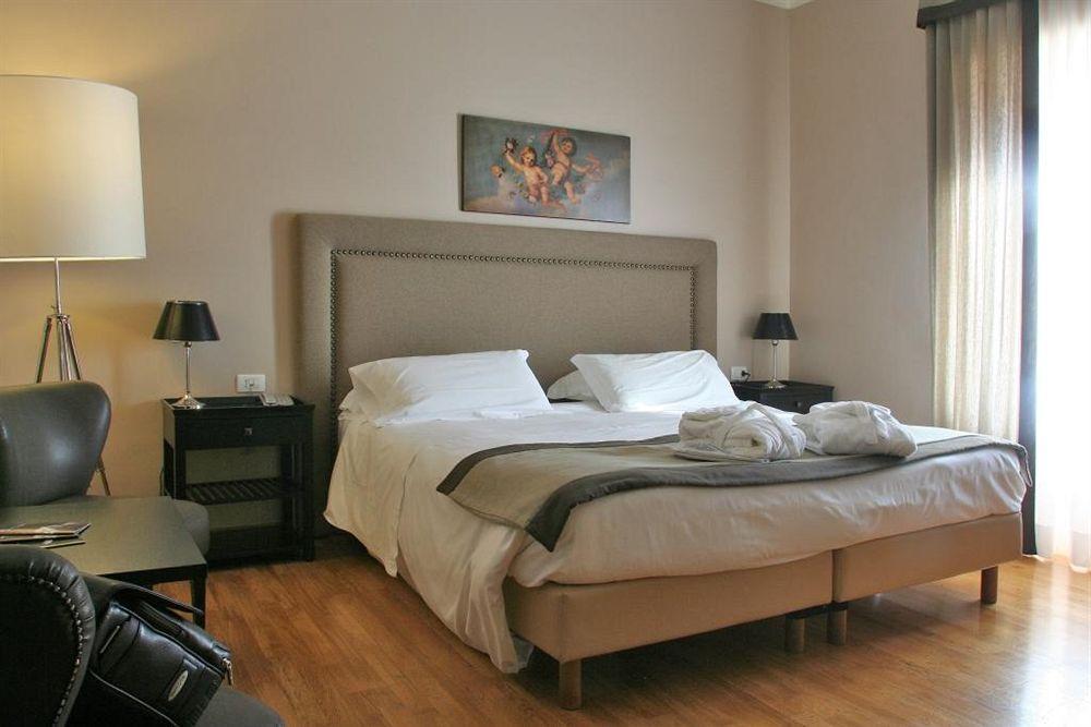 Hotel Ambasciatori Place 4*